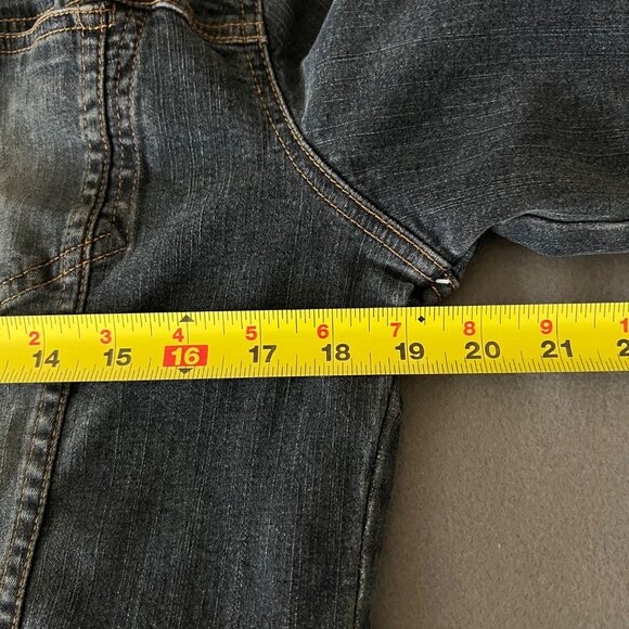 H&M Women's Stretch Dark Wash Blue Denim Jacket Size Medium Button-Up - Picture 11 of 12